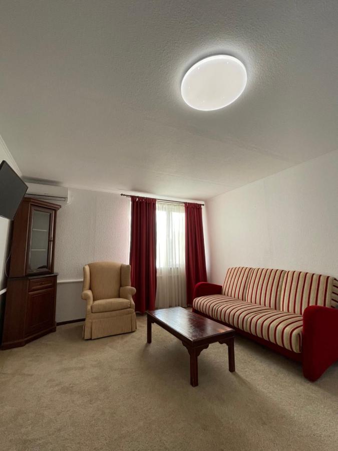 Apartments With Kitchen And Garden Kijów Zewnętrze zdjęcie
