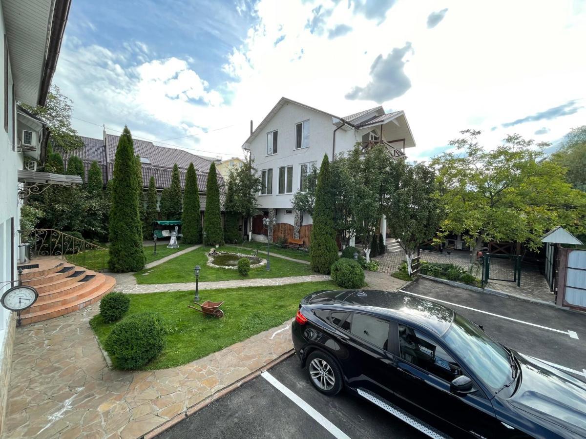 Apartments With Kitchen And Garden Kijów Zewnętrze zdjęcie